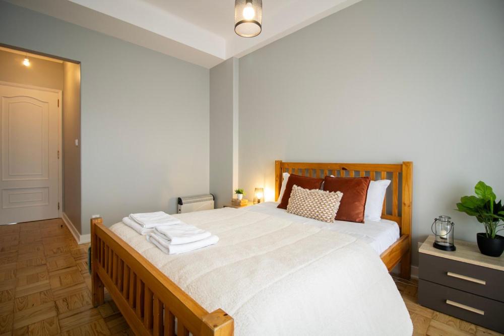 Sunny 4 Bedroom Apartment - With View Coimbra Exterior foto