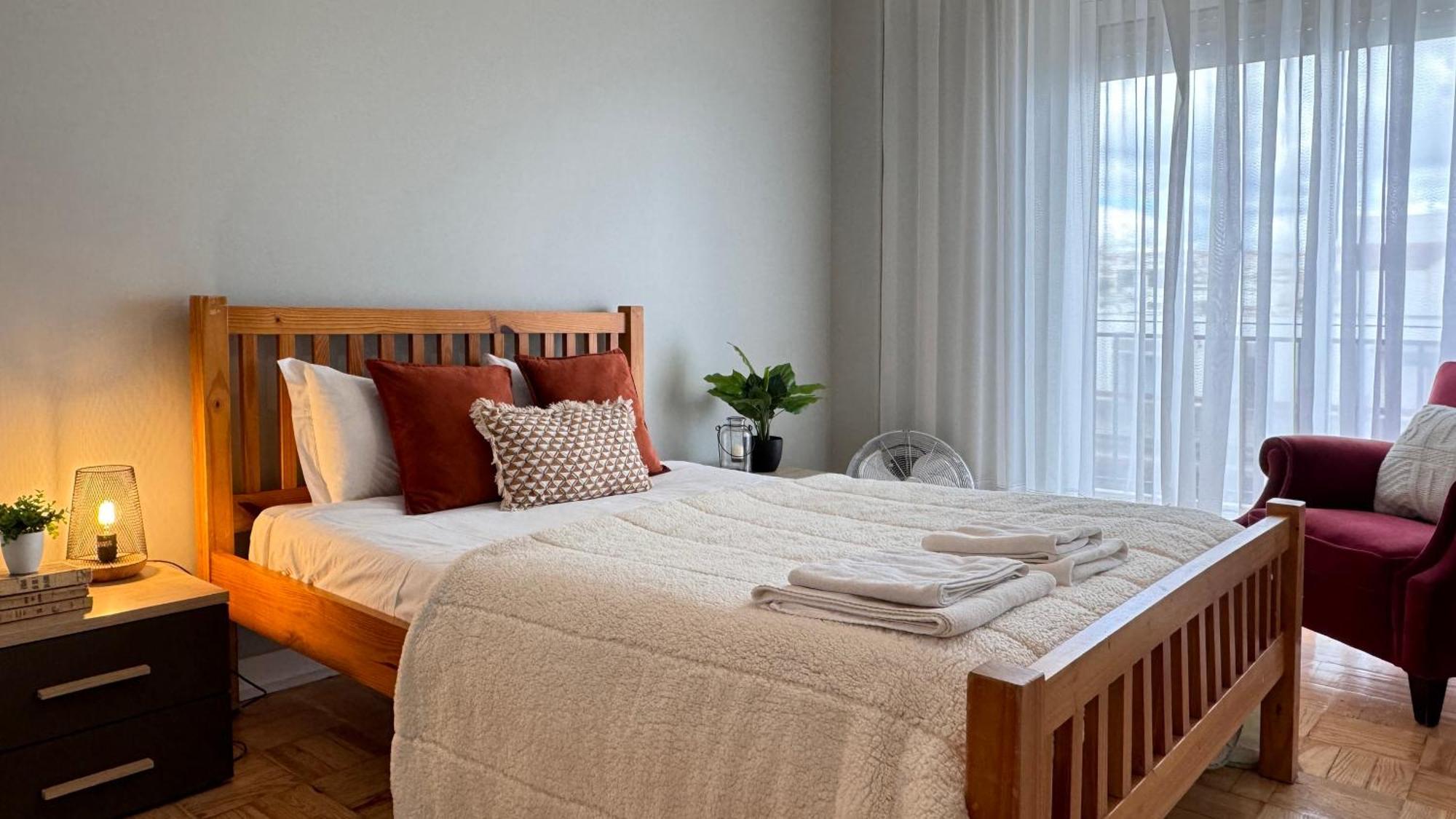 Sunny 4 Bedroom Apartment - With View Coimbra Exterior foto