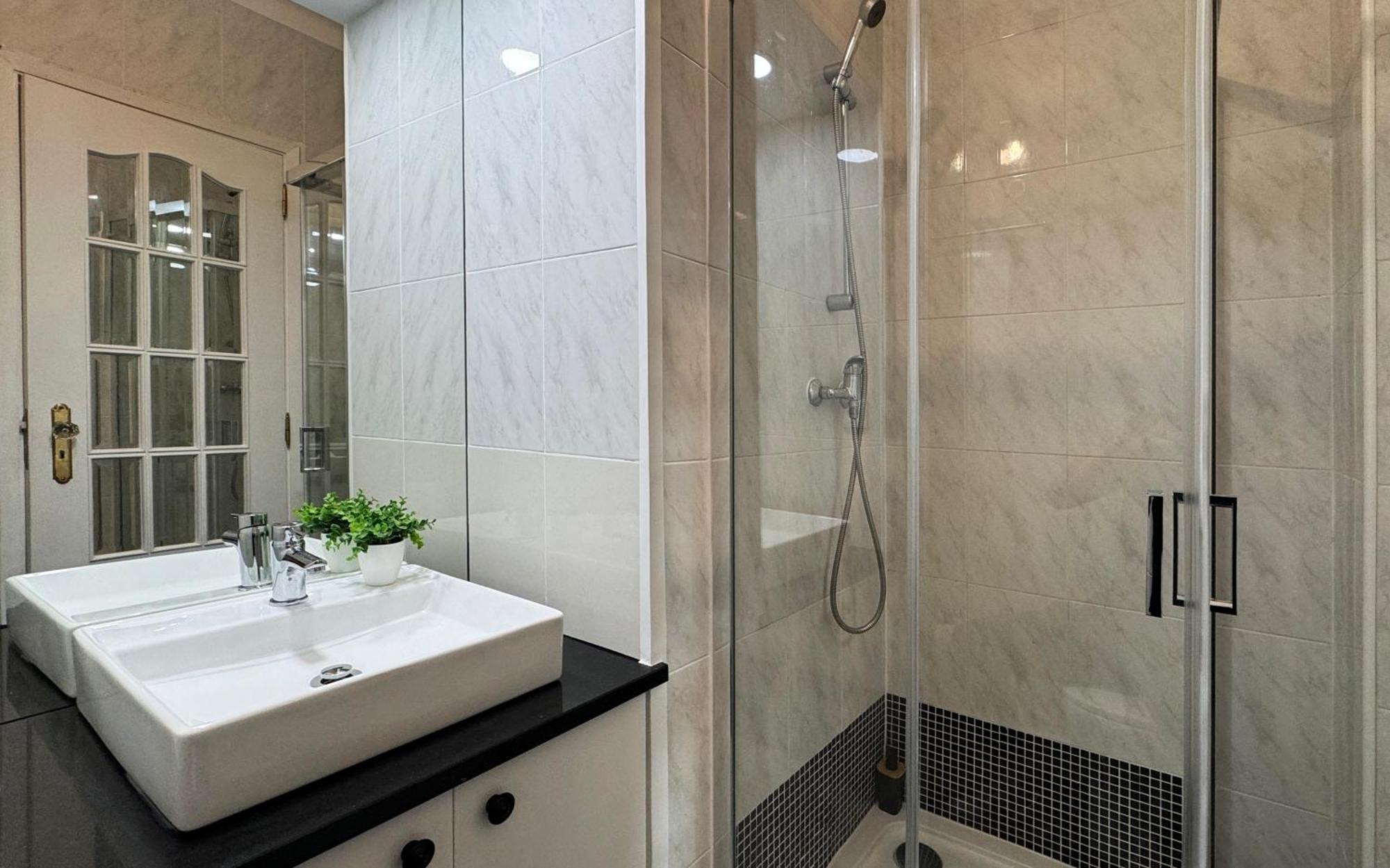 Sunny 4 Bedroom Apartment - With View Coimbra Exterior foto